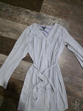 Express Light Gray Long Sleeve Printed Wrap-Style Dress